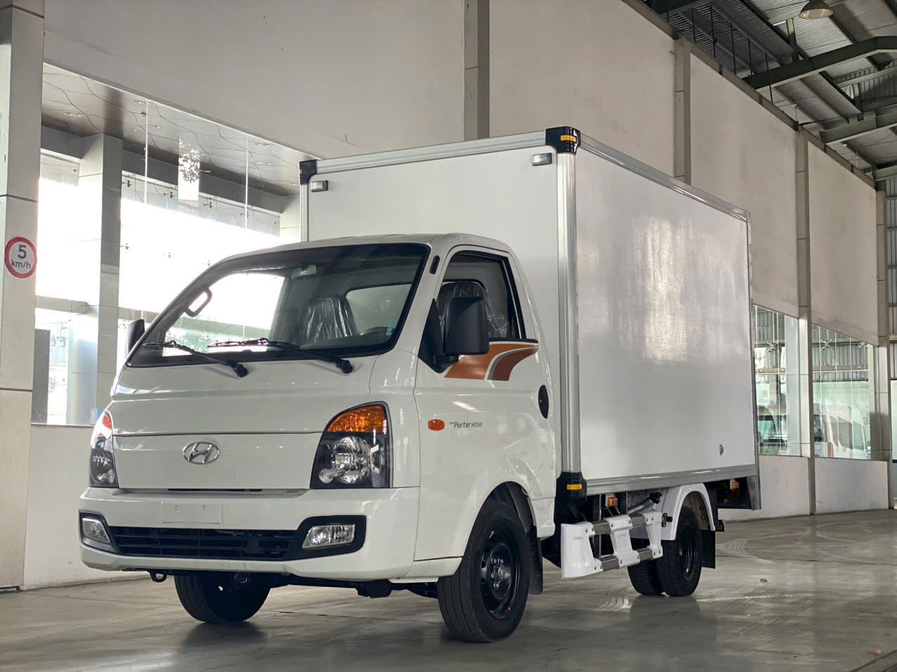 z6376492159904 4bddc262deda573b02a1d841d6b4530a Hyundai Porter H150